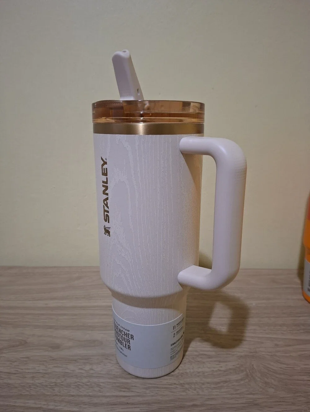 Stanley BIRCH WOODGRAIN 40oz ProTour Flip Straw Quencher Tumbler New - Picture 2 of 3